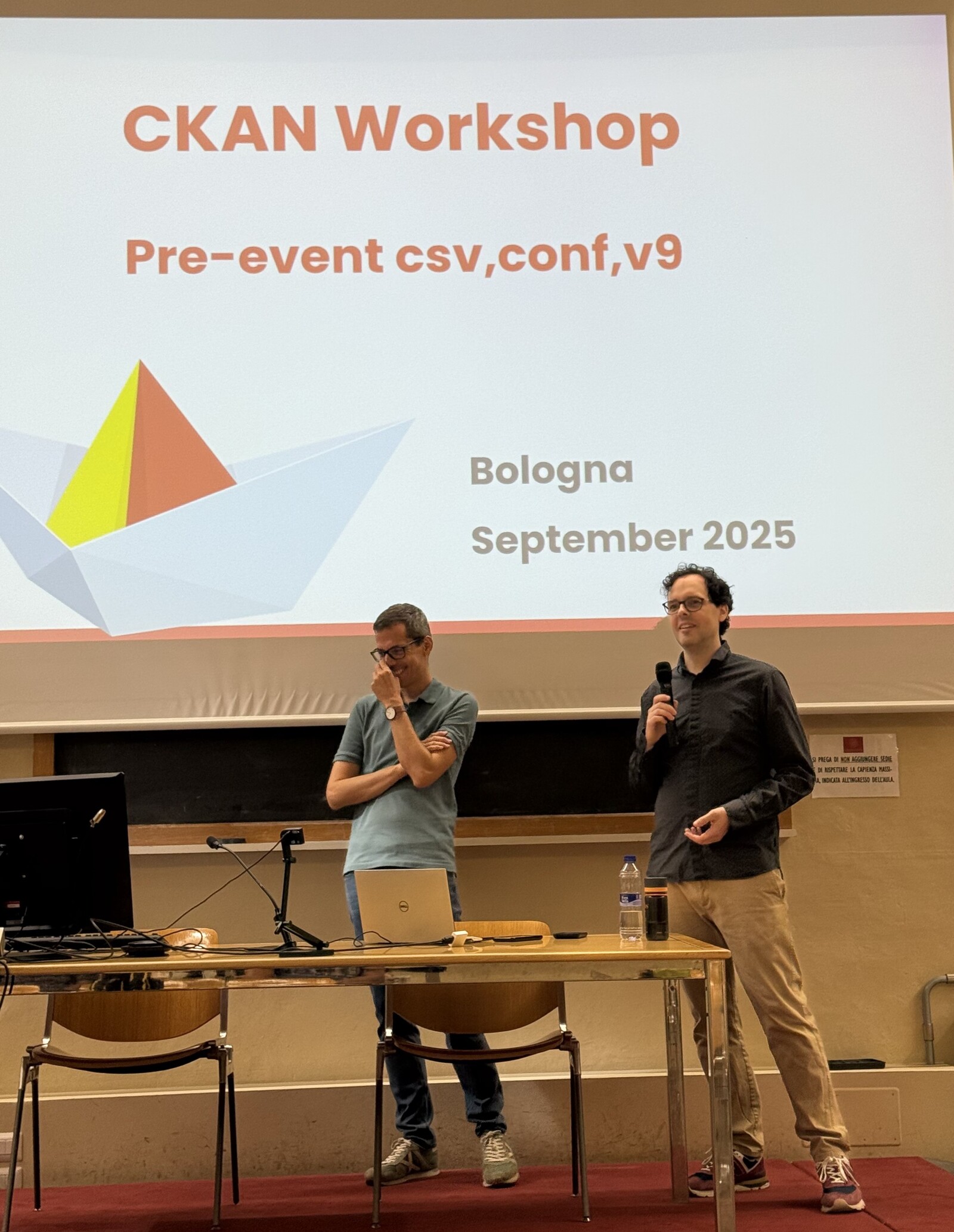 Ian and Adrià at csv,conf,v9 in Bologna